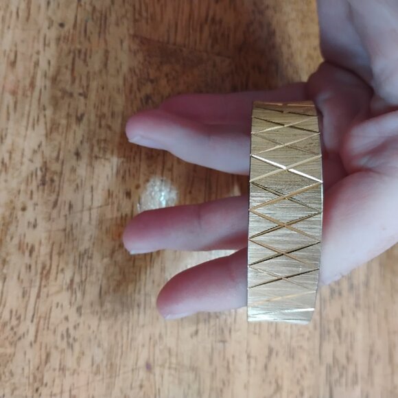 Vintage Monet bangle bracelet - Picture 1 of 4